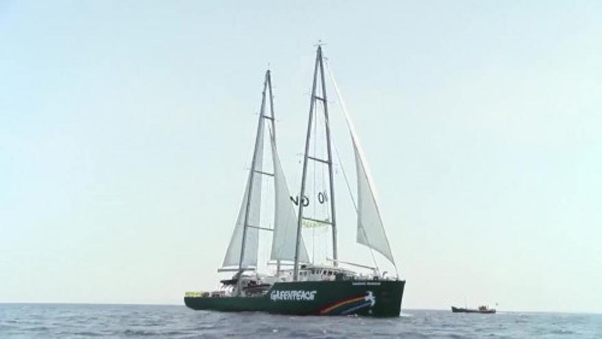 "Rainbow Warrior" vor Ibiza