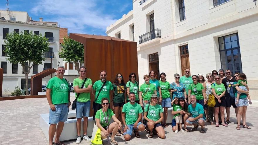 "Educació pública de qualitat i en valencià": la bienvenida de los docentes a Pérez Llorca en Benissa