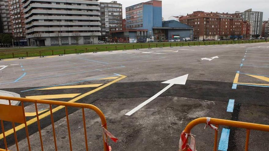 La nueva zona de aparcamiento en la plaza Estación de Langreo.