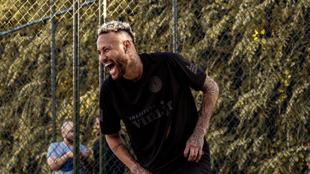 Pillan a Neymar con dos mujeres a tan solo un mes de ser padre con su pareja.