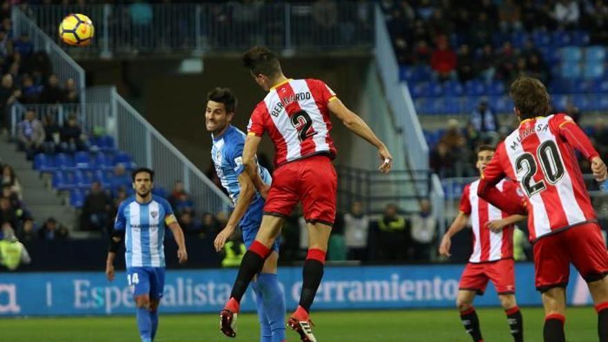 Bernardo, en un acció del partit a la Rosaleda.