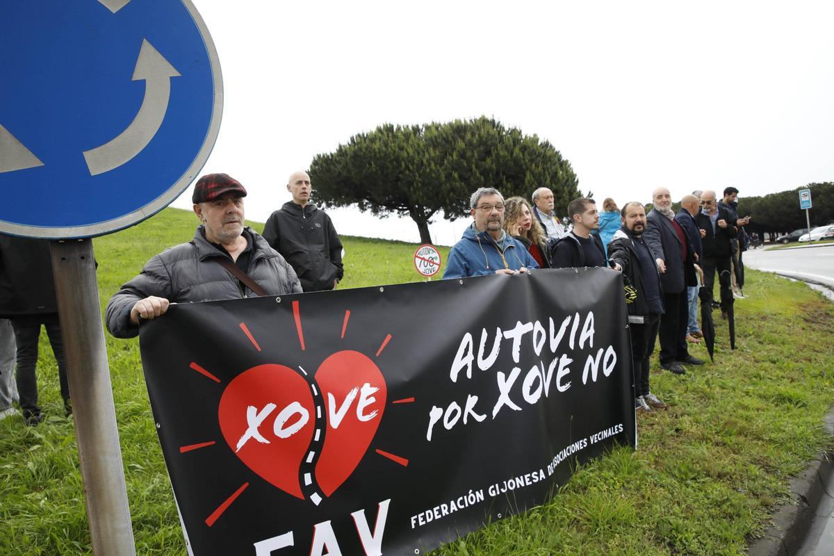 Así fue la nueva movilización vecinal en Gijón por el vial de Jove (en ...