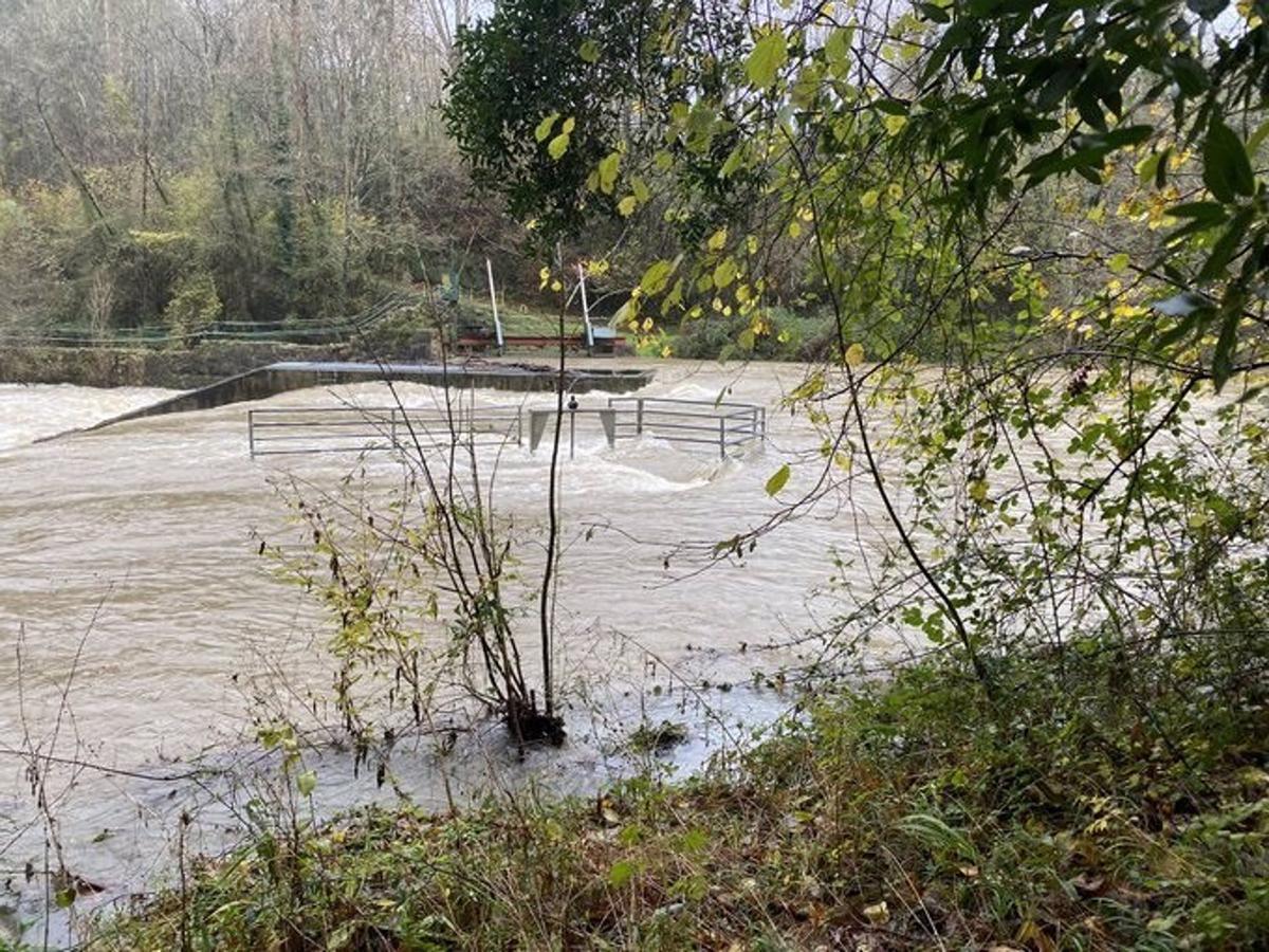 Les inundacions i desbordament de rius causen vuit morts a Bolívia