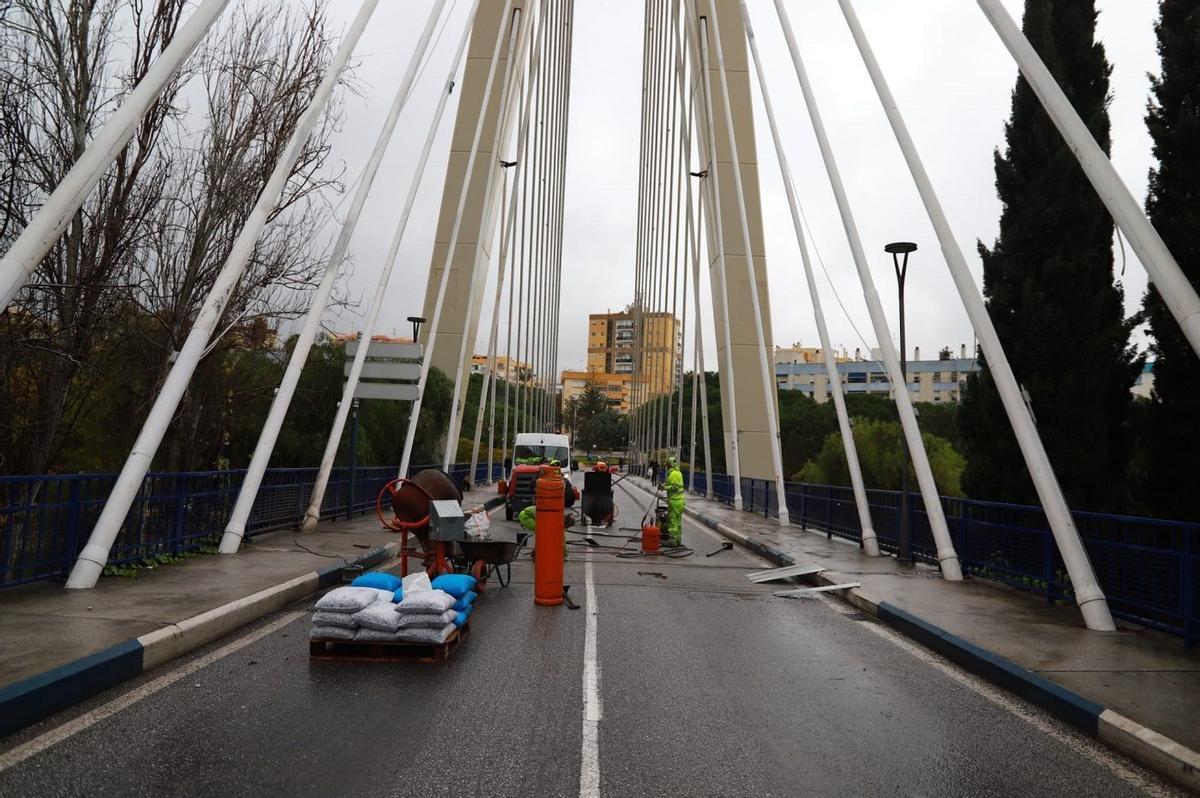 Terminan las obras en el puente Cristo del Amor en Marbella.