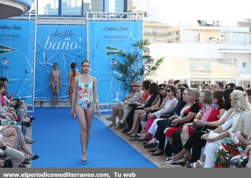 Desfile de moda de baño en el Club Naútico