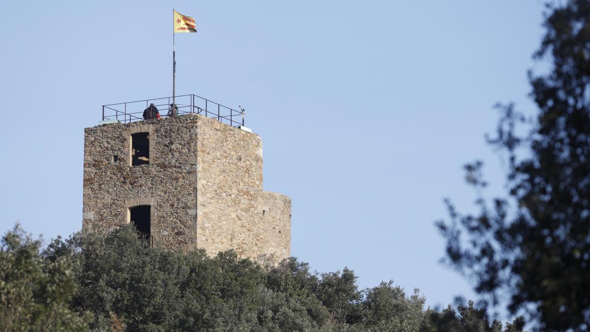 Pujada al castell de Sant Miquel.