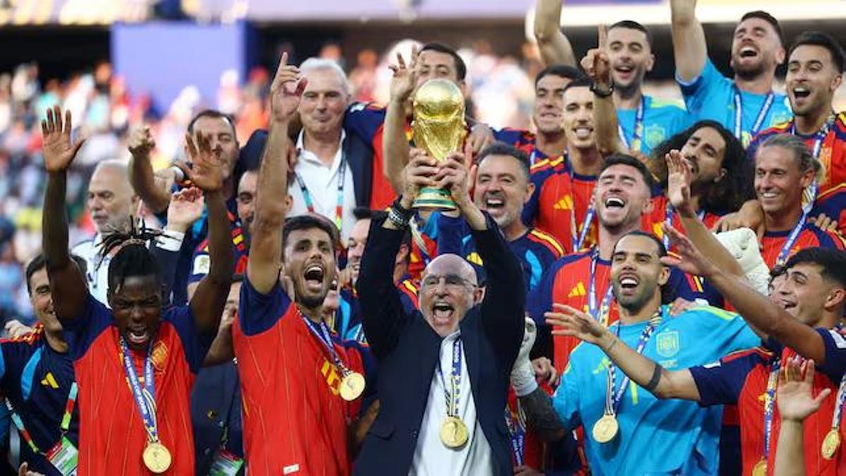 Luñis de la Fuente celebrando el Mundial 2026.