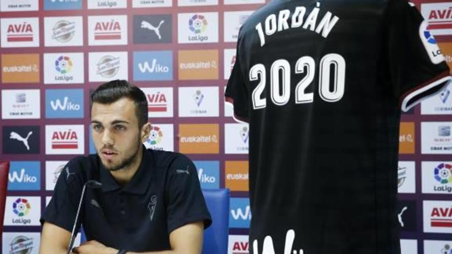 Joan Jordán, durant la presentació amb l&#039;Eibar.