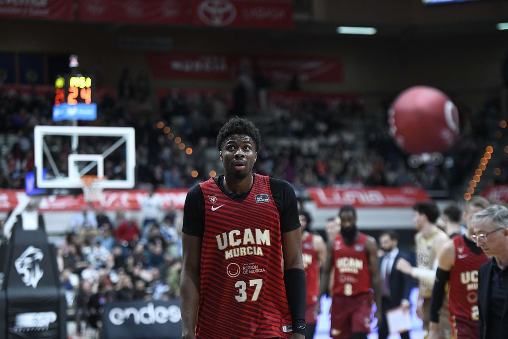 Todas las imágenes del partido del UCAM Murcia contra el Bàsquet Girona