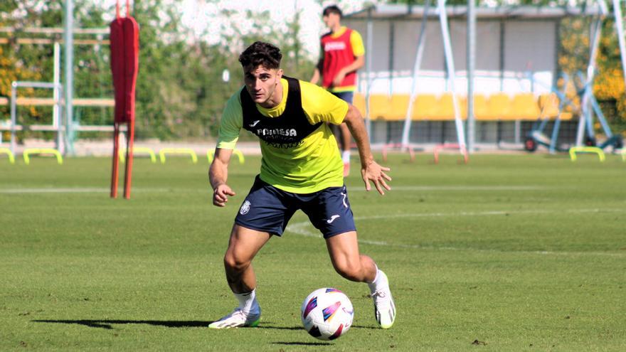 Álex Forés, delantero del Villarreal B, aparece en el once de &#039;revelaciones&#039; de Segunda División