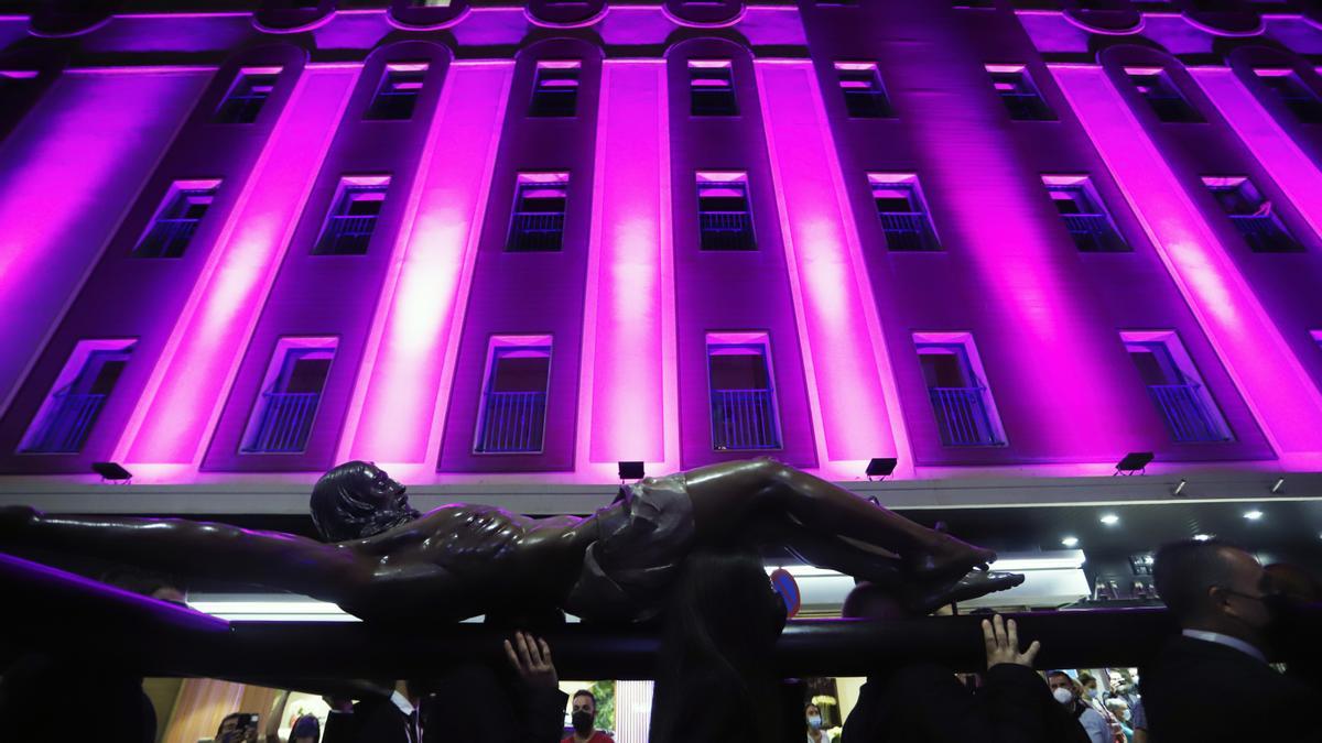 Madrugada de traslados para la veneración 'El Verbo Encarnado' en la Catedral
