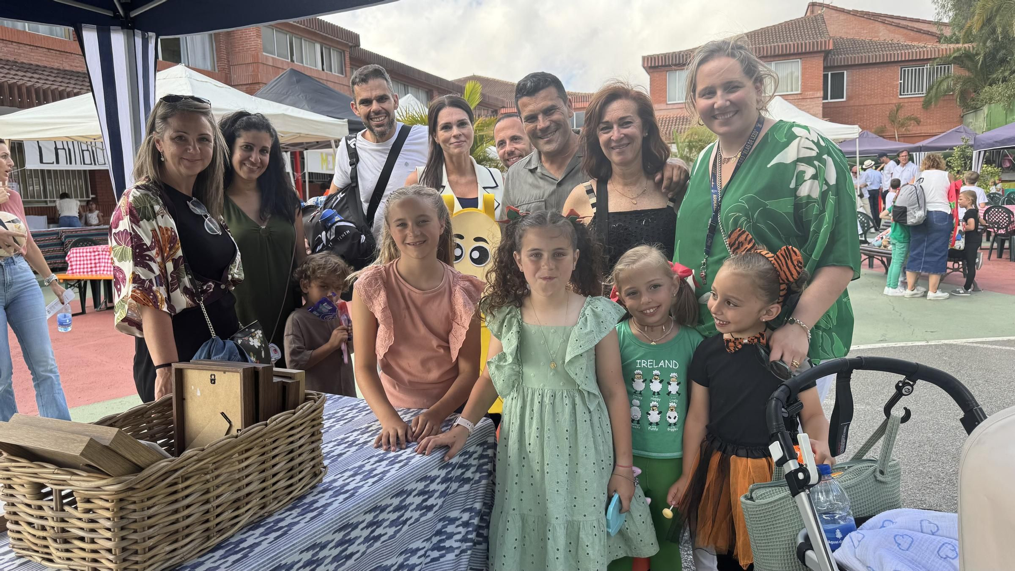 Atlantic School celebró este sábado su Fiesta de Fin de Curso y Mercadillo Solidario a favor de Pequeño Valiente