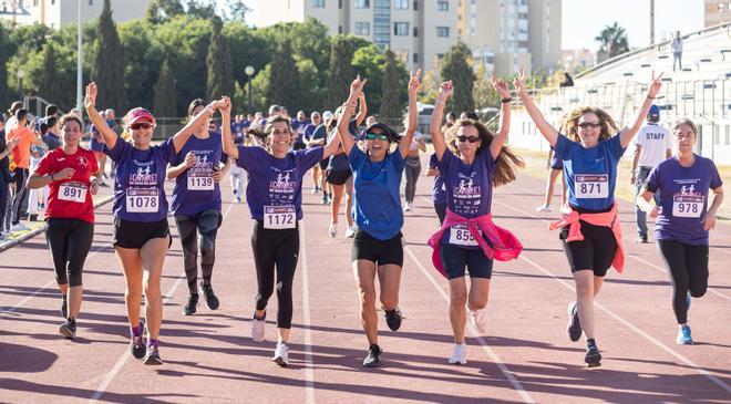 Búscate en las fotos de la Carrera de las Ciudades contra el Cáncer de Páncreas en Alicante