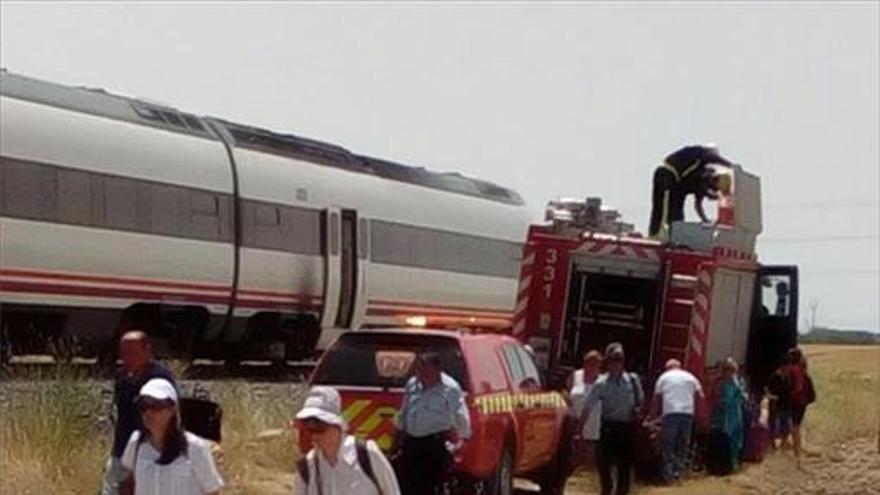 Un fuego obliga a evacuar a 90 pasajeros del tren Badajoz-Madrid
