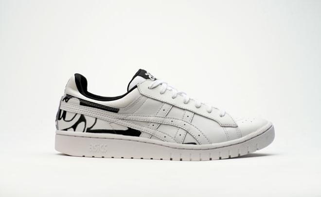 Zapatillas Asics de Mickey Mouse
