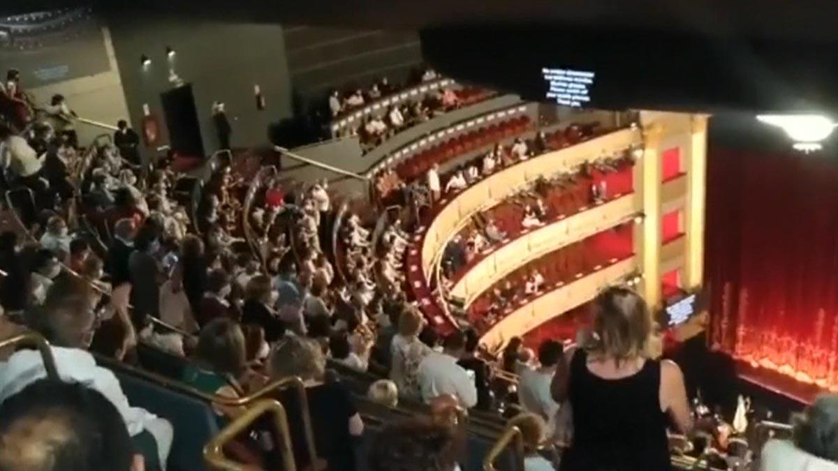 Protestas en el Teatro Real de Madrid por la falta de distancia de seguridad entre butacas