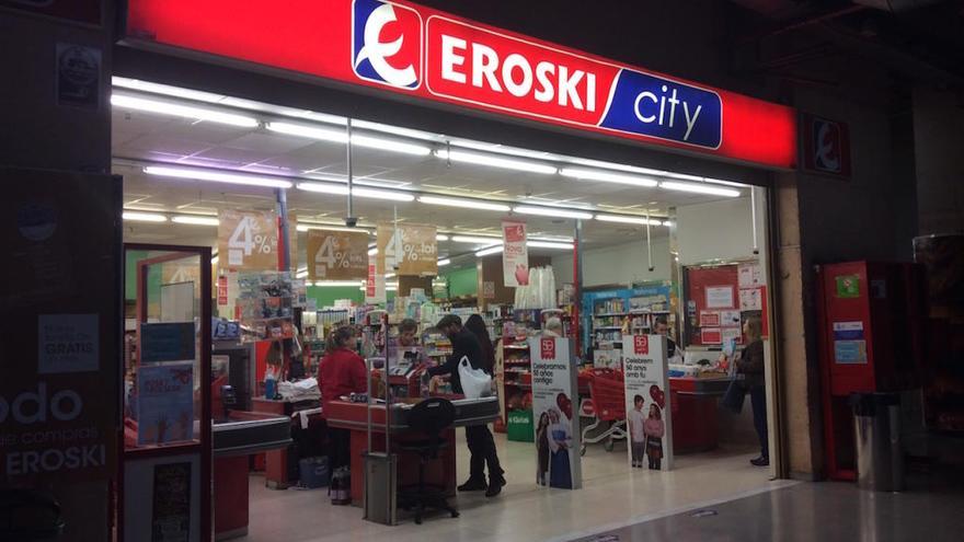 Este sábado cierra el supermercado Eroski de la plaza Major de Palma