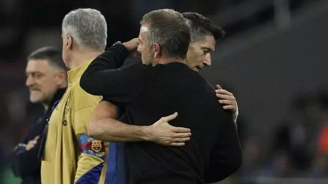 Flick se rinde a Lewandowski: "Ha sido un privilegio trabajar con él"