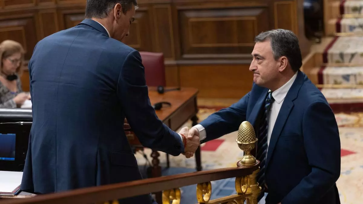 Aitor Esteban: "Todos deberíamos ser responsables y darle unos presupuestos al Gobierno"