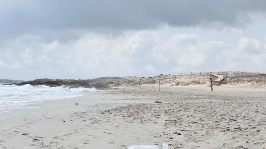 Muere ahogado en Formentera un hombre de 72 años cuando intentaba desatascar el ancla de su velero