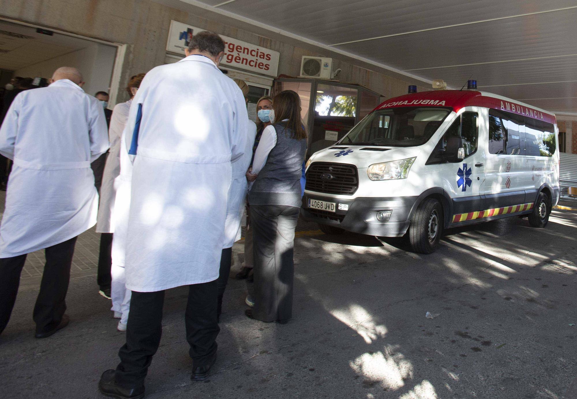 El conseller de Sanidad Miguel Mínguez visita el futuro hospital de día oncológico y la remodelación de las urgencias del hospital Sant Joan d’Alacant