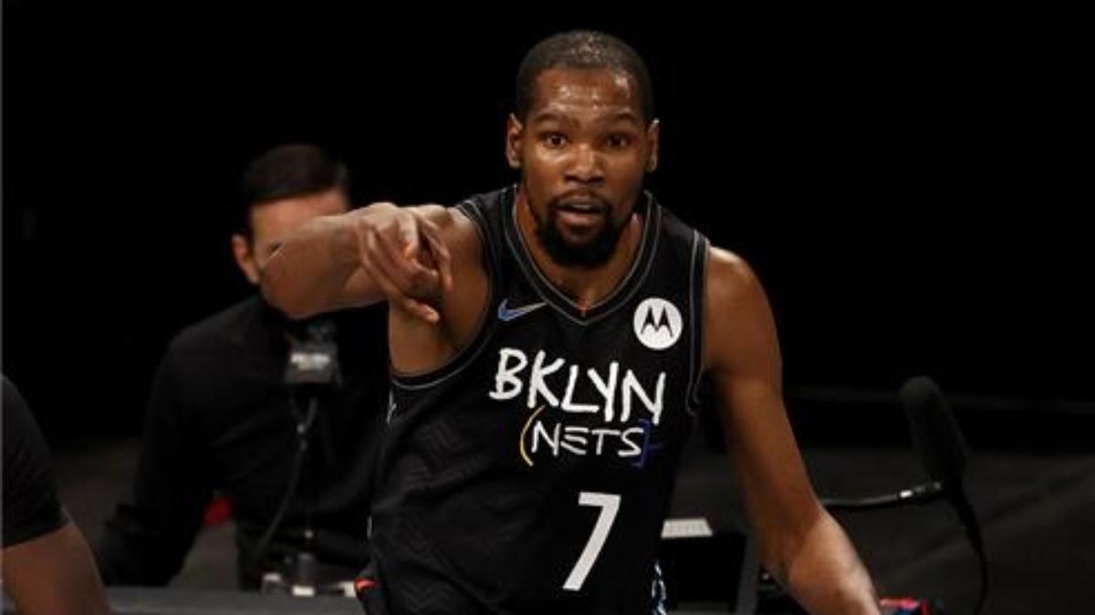 Kevin Durant en un partido antes de su lesión