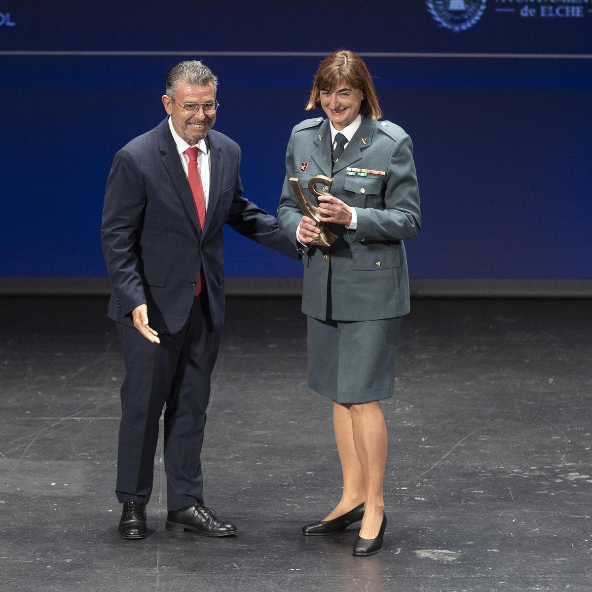 Los galardonados de los I Premios Valor y Servicio recogen sus distinciones: Reconocimiento a la trayectoria Los galardonados de los I Premios Valor y Servicio recogen sus distinciones: Reconocimiento a la trayectoria