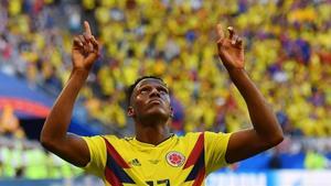 Yerry Mina celebra uno de los dos goles que lleva en este Mundial