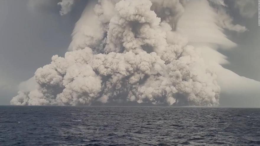 La furia de Tonga resuena en el espacio: ondas fantasmales revelan la conexión oculta de la Tierra