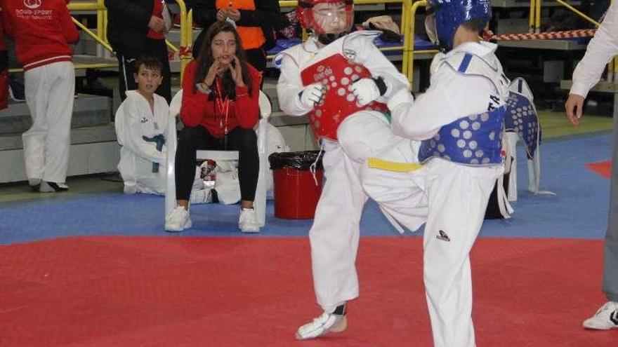 Uno de los combates disputado en el torneo. // Santos Álvarez