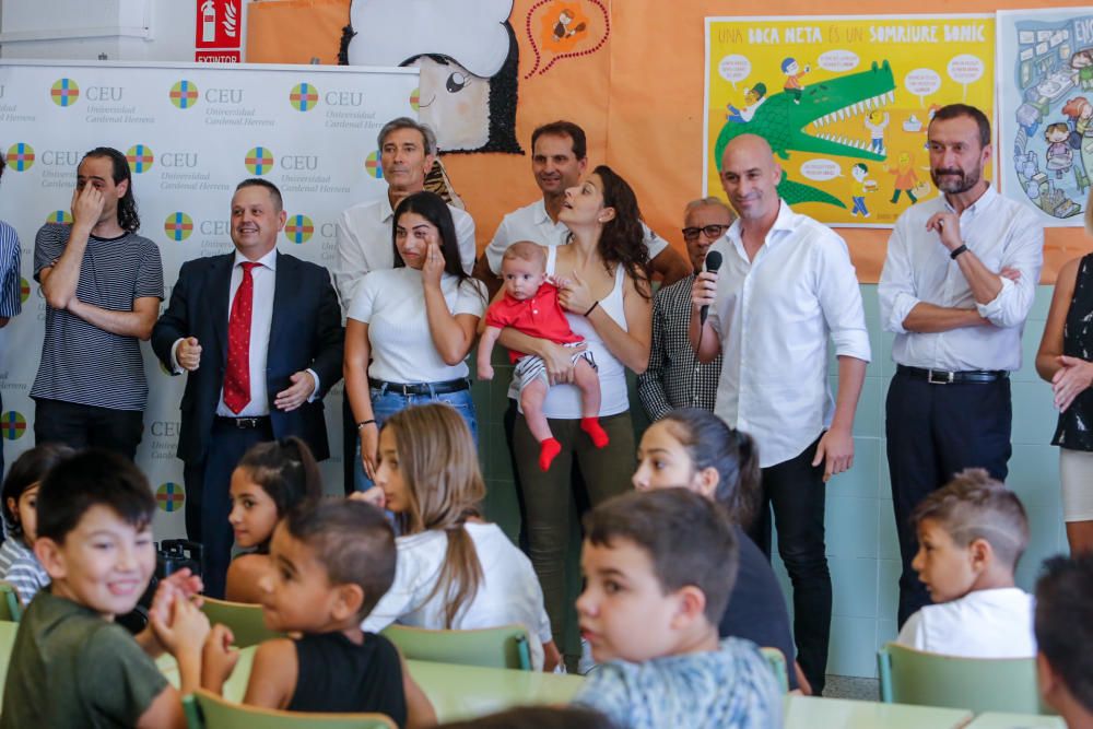 Visita de la selección a un colegio de Elche