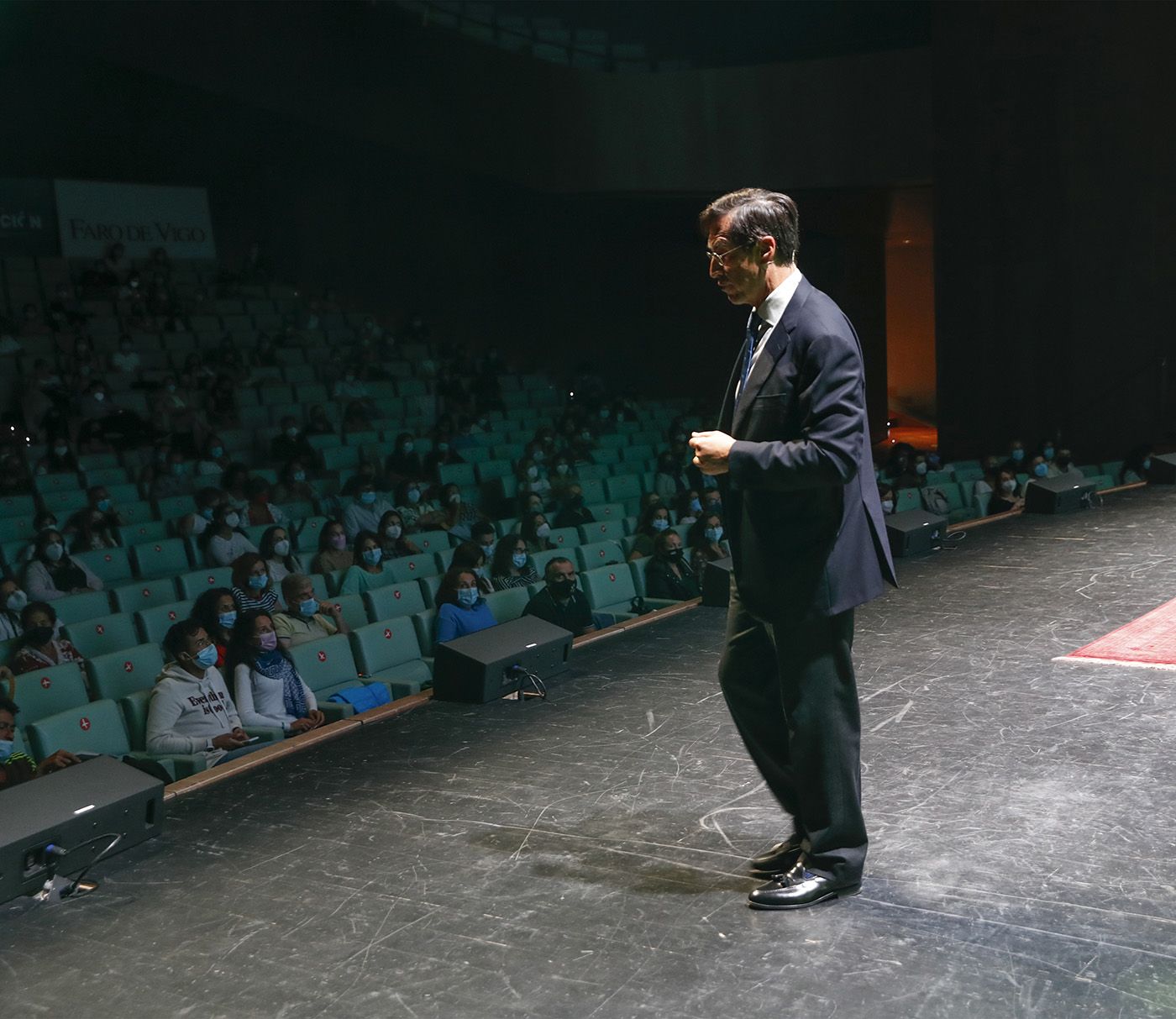 El prestigioso cirujano_Mario Alonso abrió ayer el Foro de la Educación en el auditorio Mar de Vigo