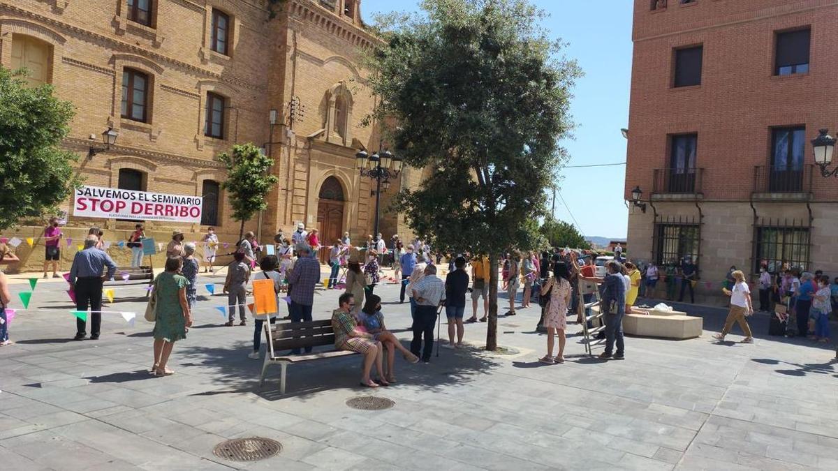 Reciente movilización por la preservación del Seminario de Huesca.