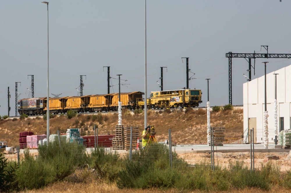 Fomento intensifica las obras del AVE en Elche