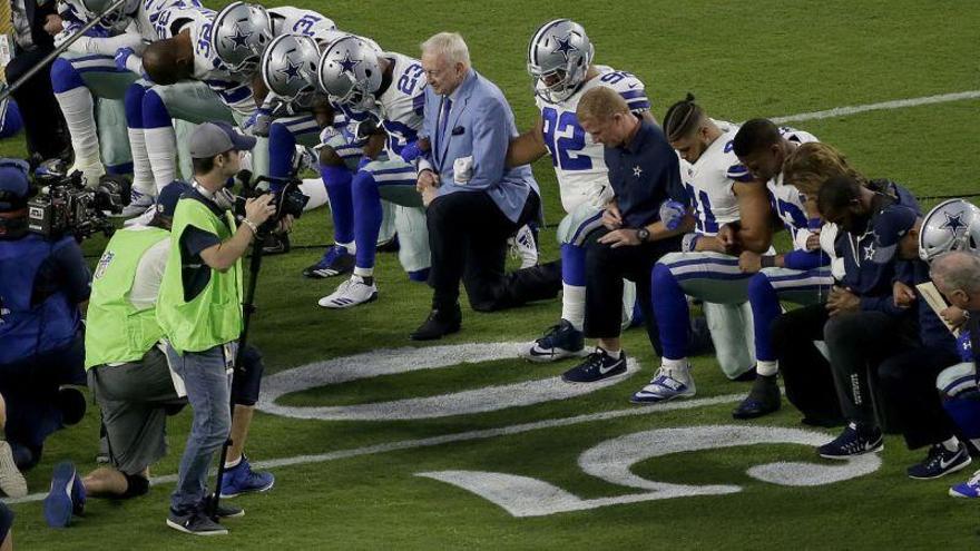 El fútbol americano protesta contra Trump