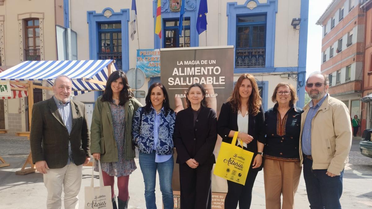 Grado elige en una cata a ciegas la mejor Faba Asturiana en la fiesta de la Primera Flor