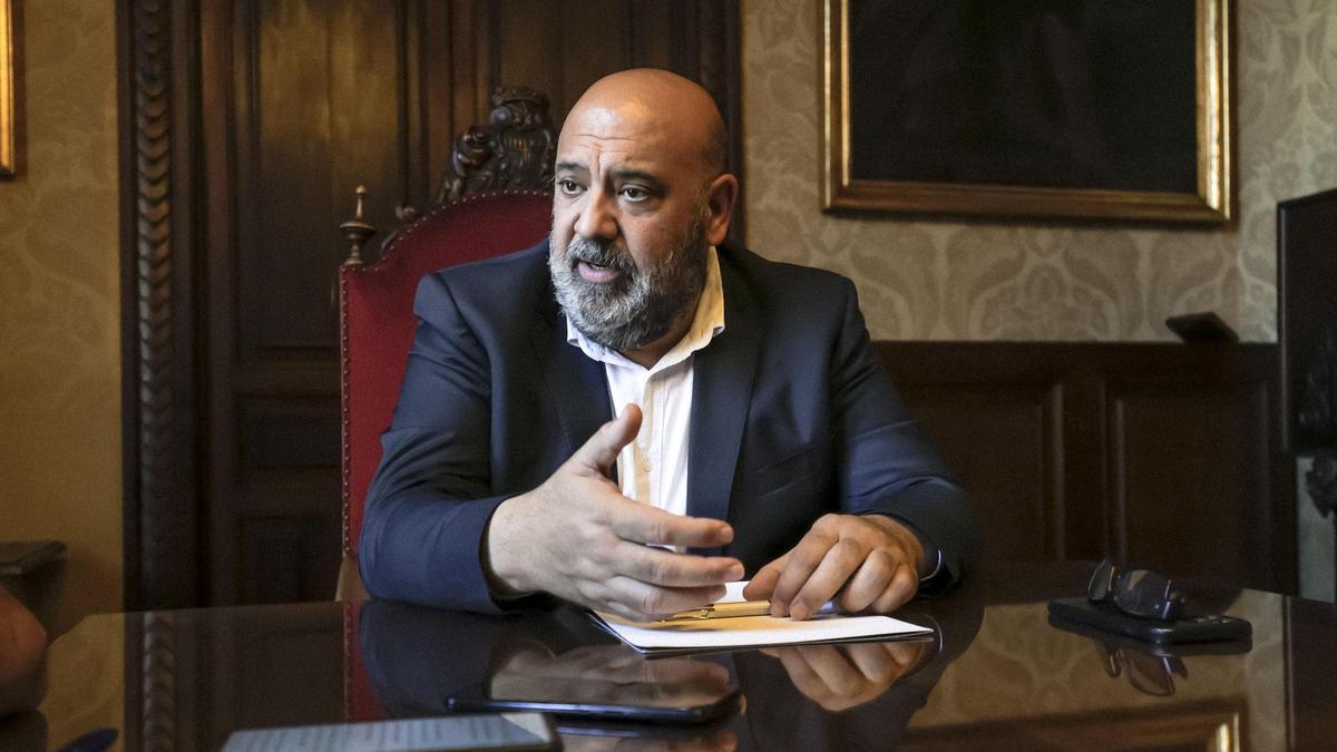 El despacho de alcaldía ha sido rediseñado y ahora recibirá el nuevo mobiliario