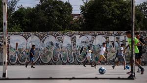 "Cuando un barrio ya no tiene infancia visible, algo se enfría"