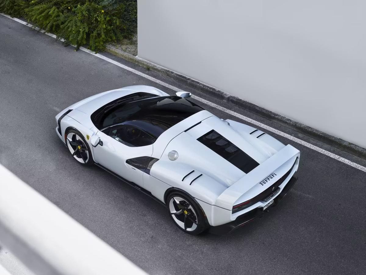 The Ferrari SC40