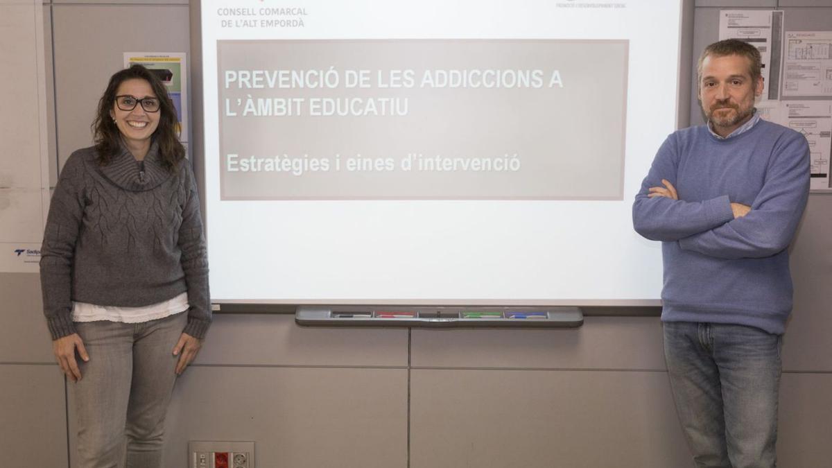 Meritxell Pomés i Enric Marcos fan formació sobre prevenció de conductes addictives