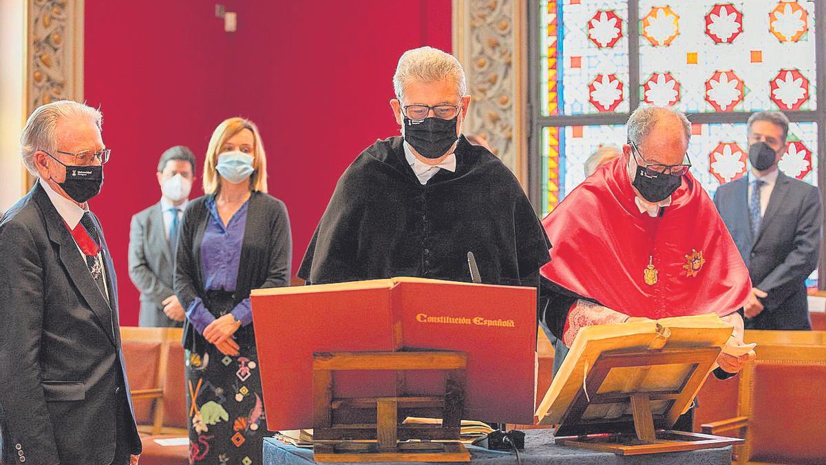 El rector de la Universidad de Zaragoza, José Antonio Mayoral, en el acto de toma de posesión del cargo