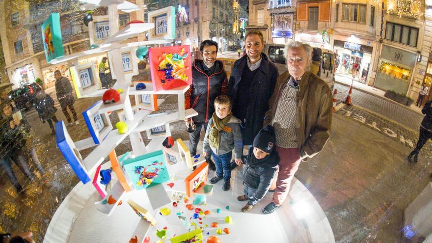 L&#039;artista amb Jordi Masquef, Pep Vallés i uns nens