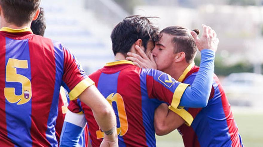 Los jugadores celebran uno de los goles