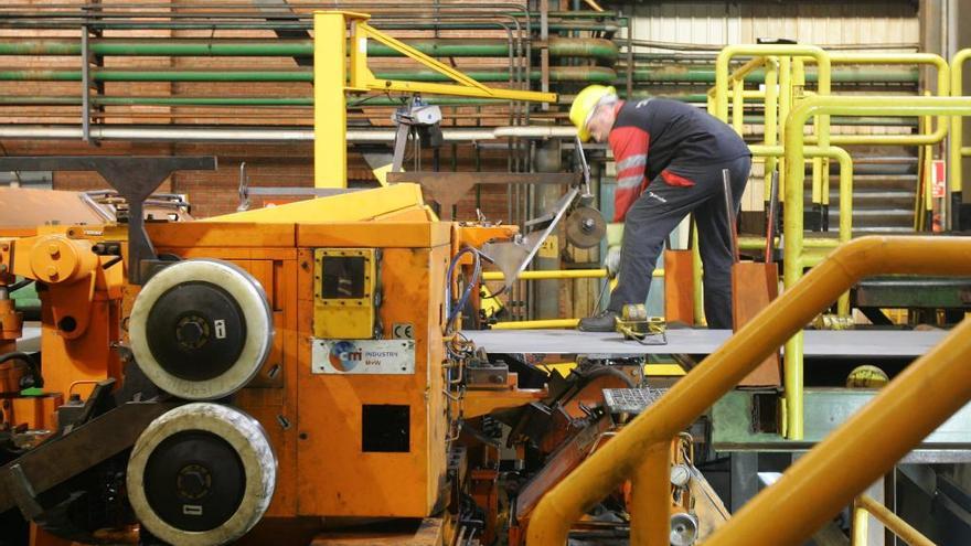 La producción industrial valenciana se desploma un 6,7 % en marzo