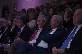 Fotogalería | Así ha sido el emotivo adiós a Emilio Vázquez y Emilio Jiménez, capitanes de Fundación CB