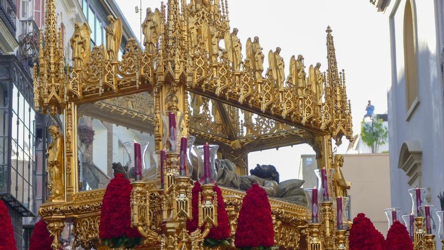 La Policía de Sevilla defiende su actuación el Sábado Santo en el Santo Entierro y la denuncia al fiscal del paso del Duelo por resistencia a la autoridad