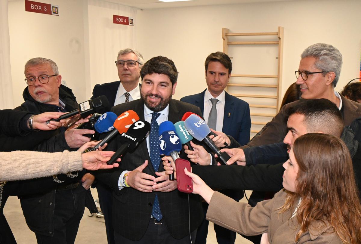 El presidente regional, Fernando López Miras, este miércoles durante su visita al nuevo centro de salud de Molina.
