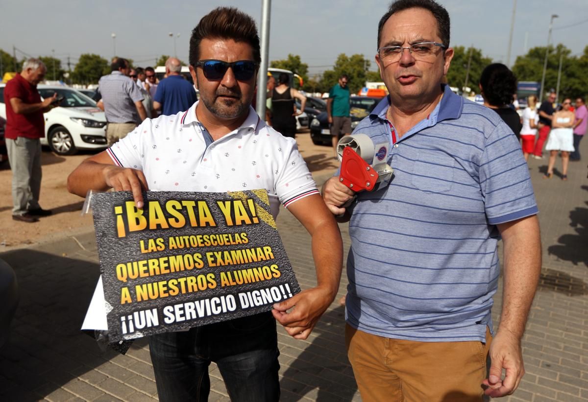 Fotogalería / Manifestación en Córdoba de autoescuelas