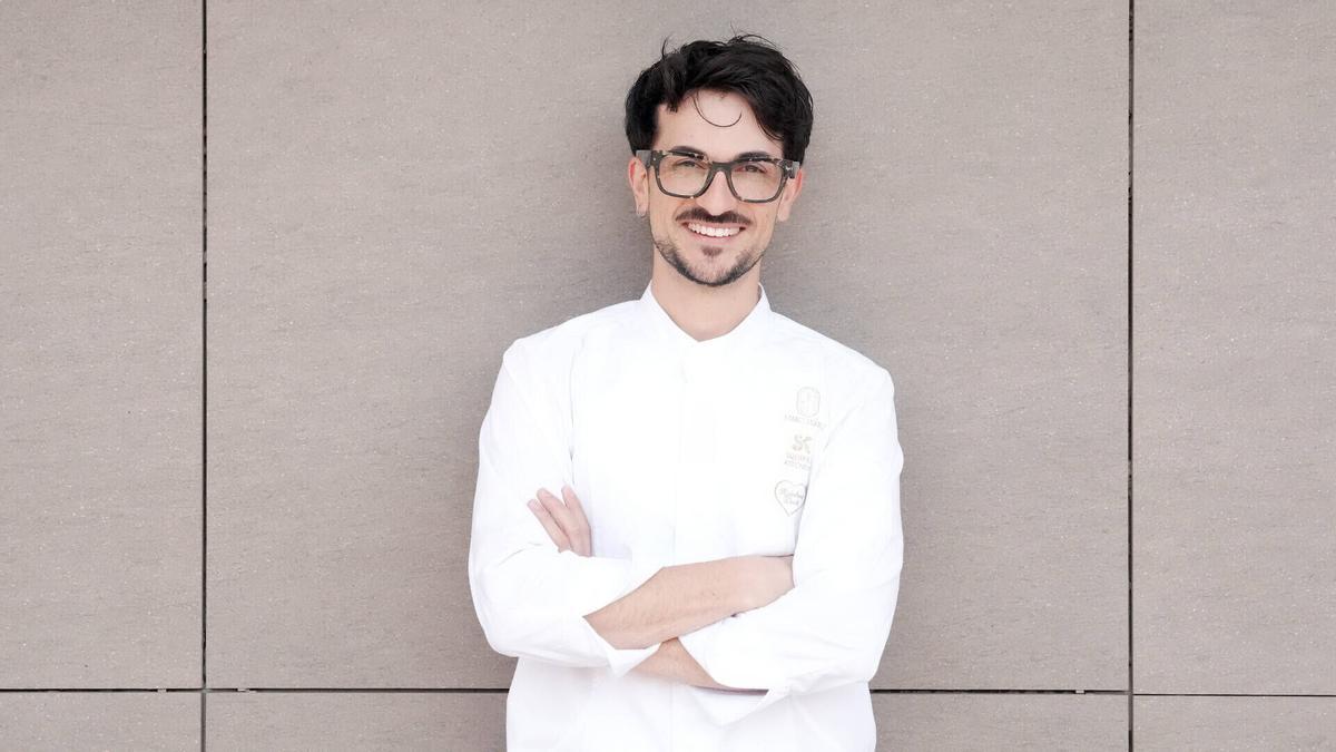 L'HOSPITALET DE LLOBREGAT. 7 DE MAYO DEL 2026. Marc Suárez, joven pastelero de Esparreguera que se ha convertido en referente de la alta pastelería de lujo en París. Diseña tartas exclusivas para celebraciones de alto nivel, casas reales FOTO. Núria Garrido