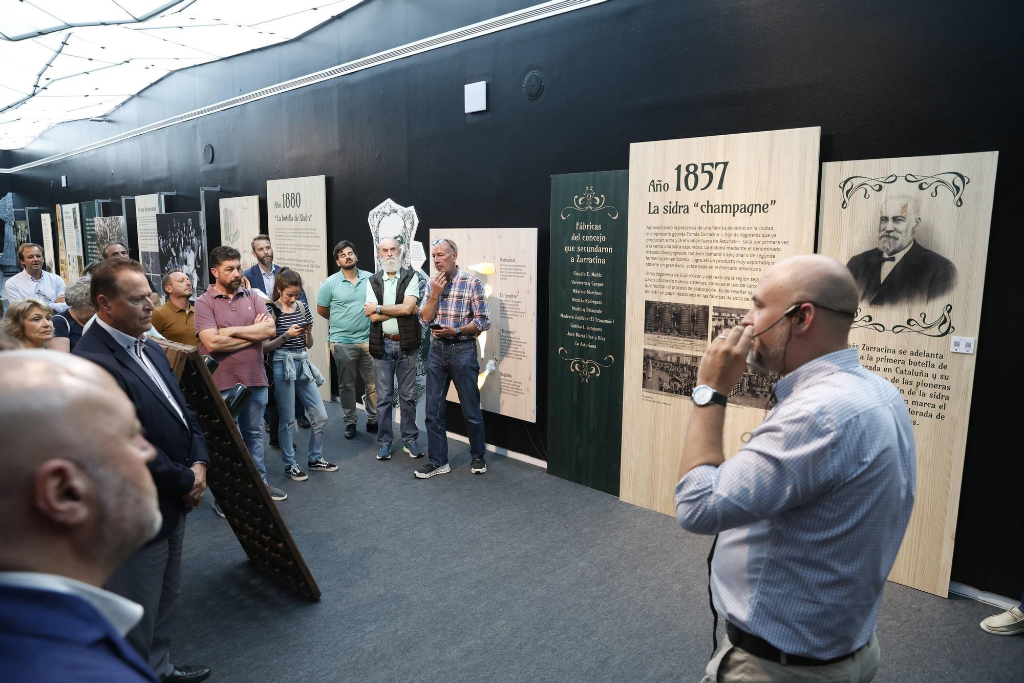 Gijón escancia su historia sidrera en la Feria de Muestras: así es el stand del Ayuntamiento (en imágenes)
